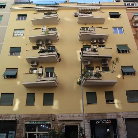 Appartamento Sara's - Modern Near Metro, Perfect For Families And Groups In Roma