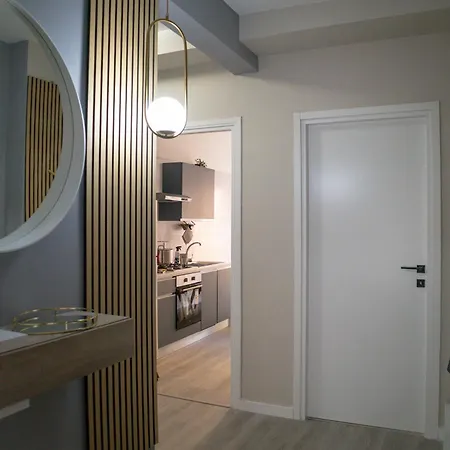 Appartamento Sara's - Modern Near Metro, Perfect For Families And Groups In Roma