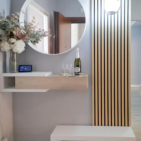 Sara's - Modern Near Metro, Perfect For Families And Groups In Appartamento