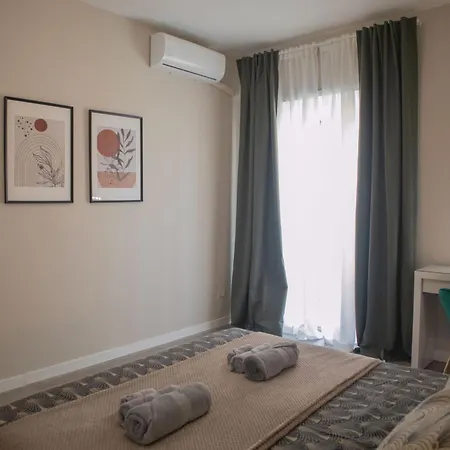 Appartamento Sara's - Modern Near Metro, Perfect For Families And Groups In *