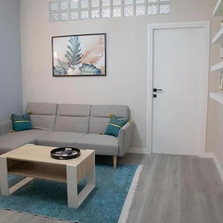 Sara's - Modern Near Metro, Perfect For Families And Groups In *